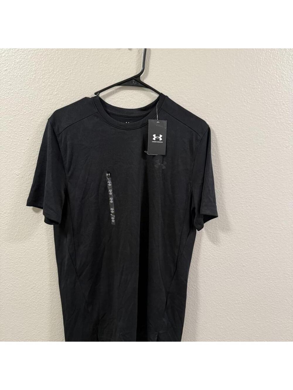 Under Armour Men's Black Tshirt